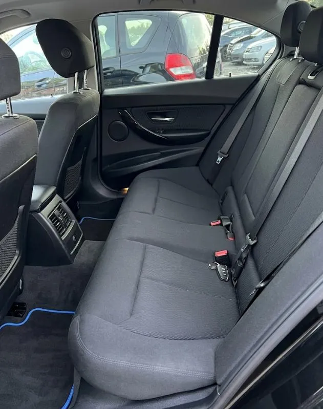 BMW 318d Auto 4