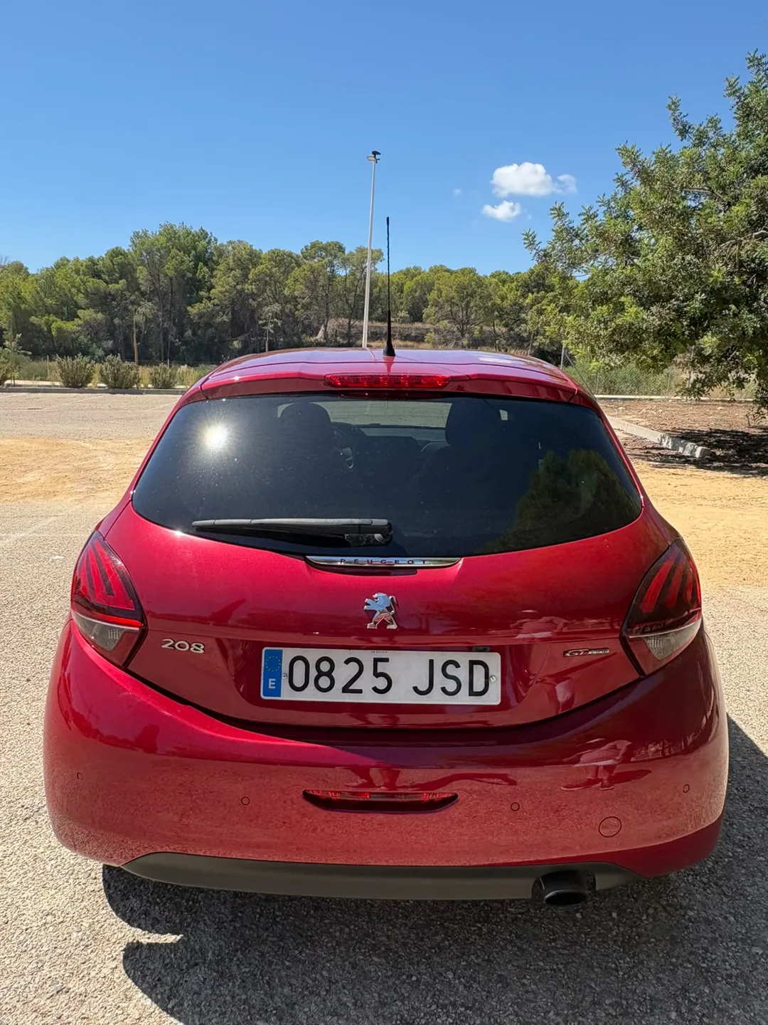 PEUGEOT 208 GT LINE 7