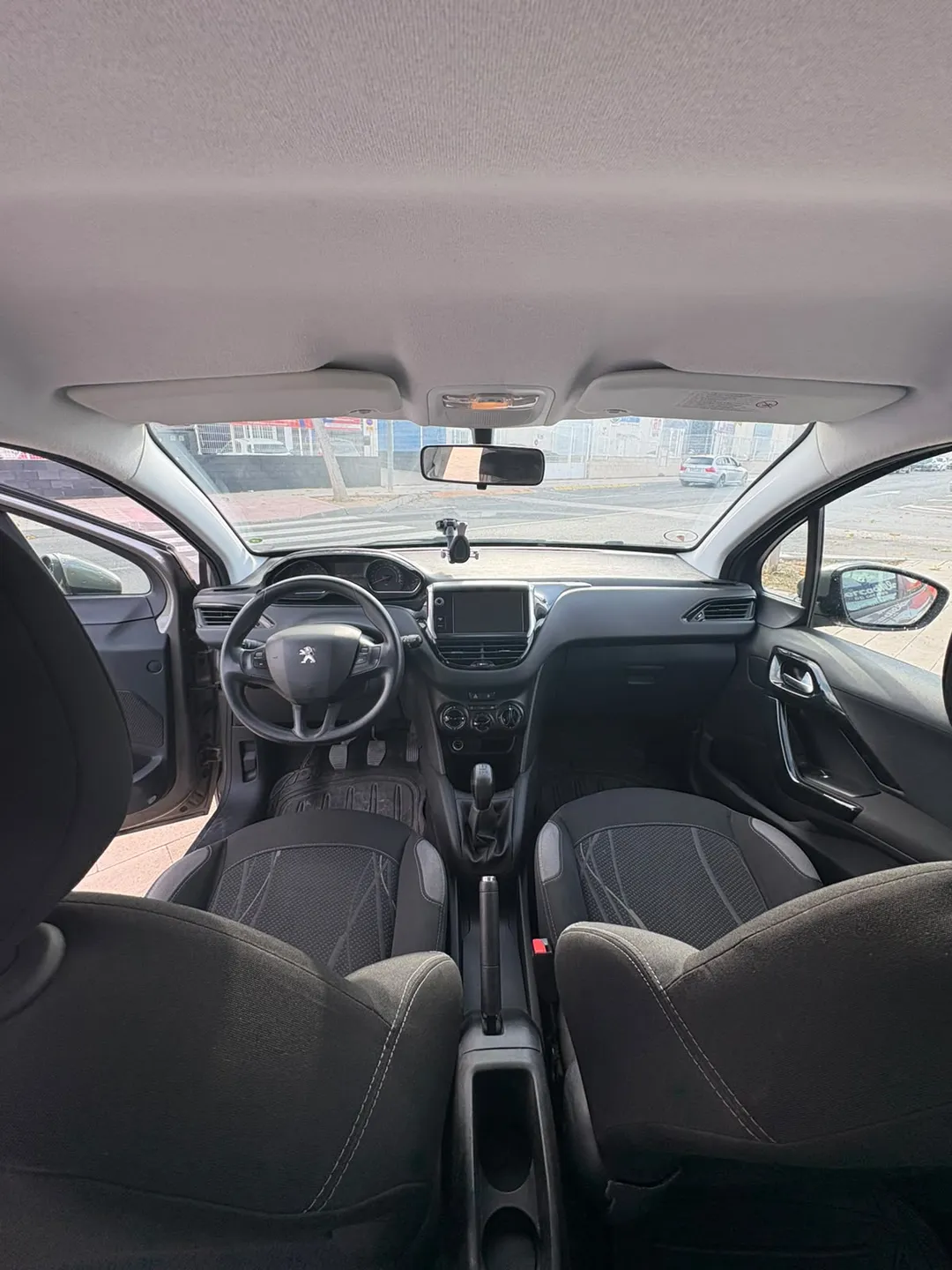PEUGEOT 208 1.2 gasolina 10